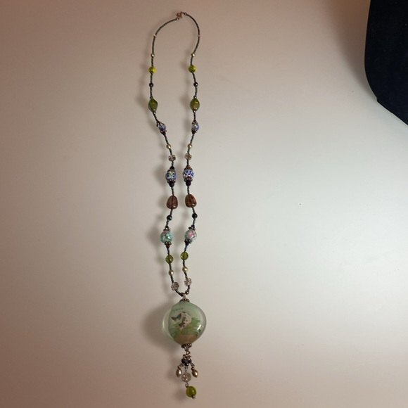 Green glass beaded necklace with large pendant - Picture 2 of 6